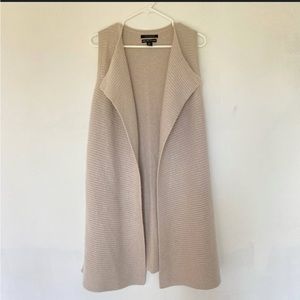 Tahari puré luxe 100% Cashmere sleeveless sweater cardigan openno buttons small